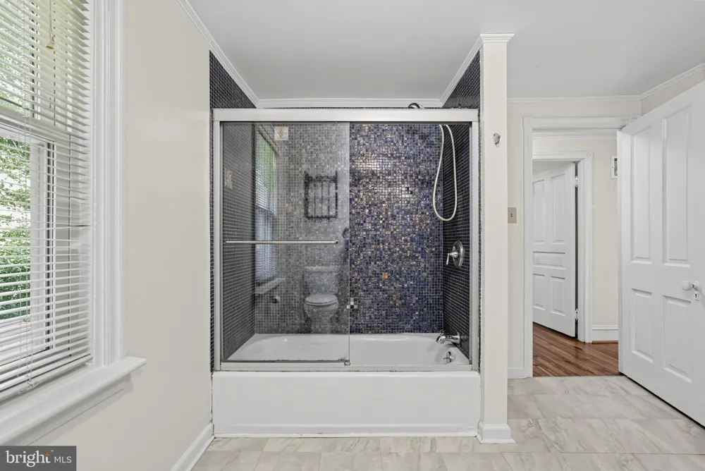 881 ROCK LANE Elkins Park, PA 19027