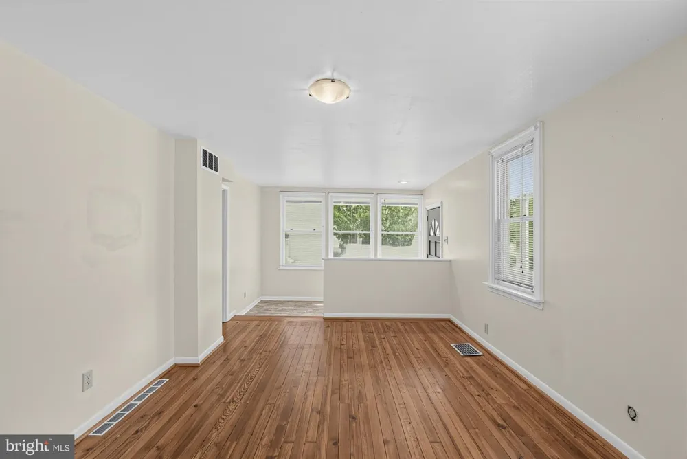 881 ROCK LANE Elkins Park, PA 19027