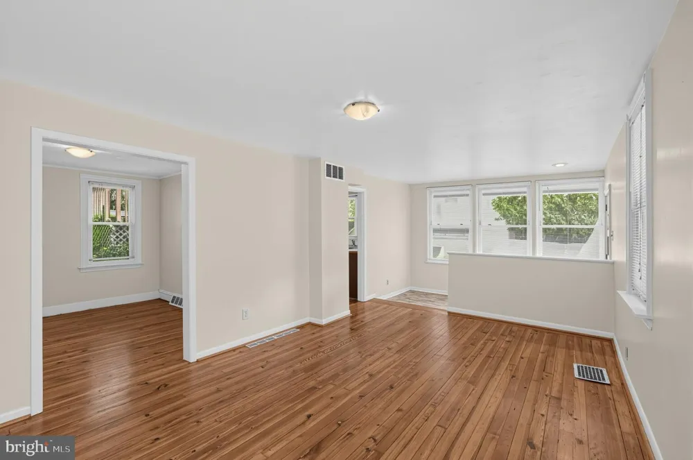 881 ROCK LANE Elkins Park, PA 19027