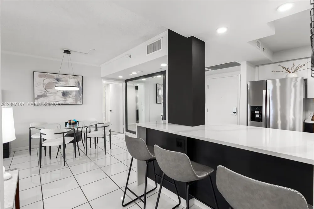 2301 COLLINS AV #1026 Miami Beach, FL 33139