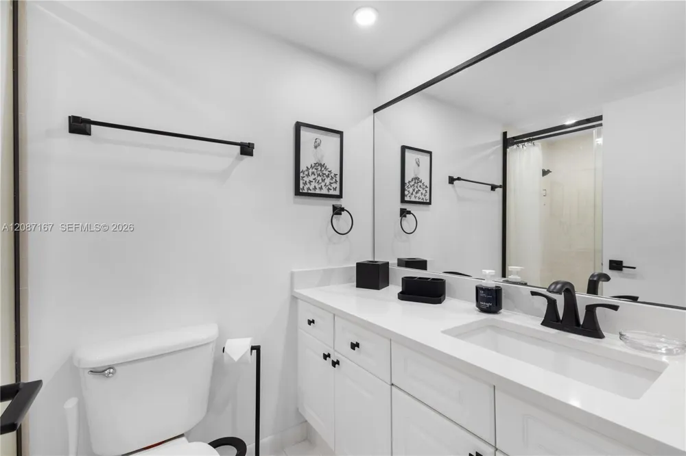2301 COLLINS AV #1026 Miami Beach, FL 33139