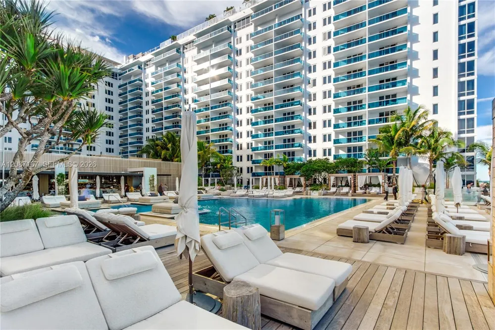 2301 COLLINS AV #1026 Miami Beach, FL 33139