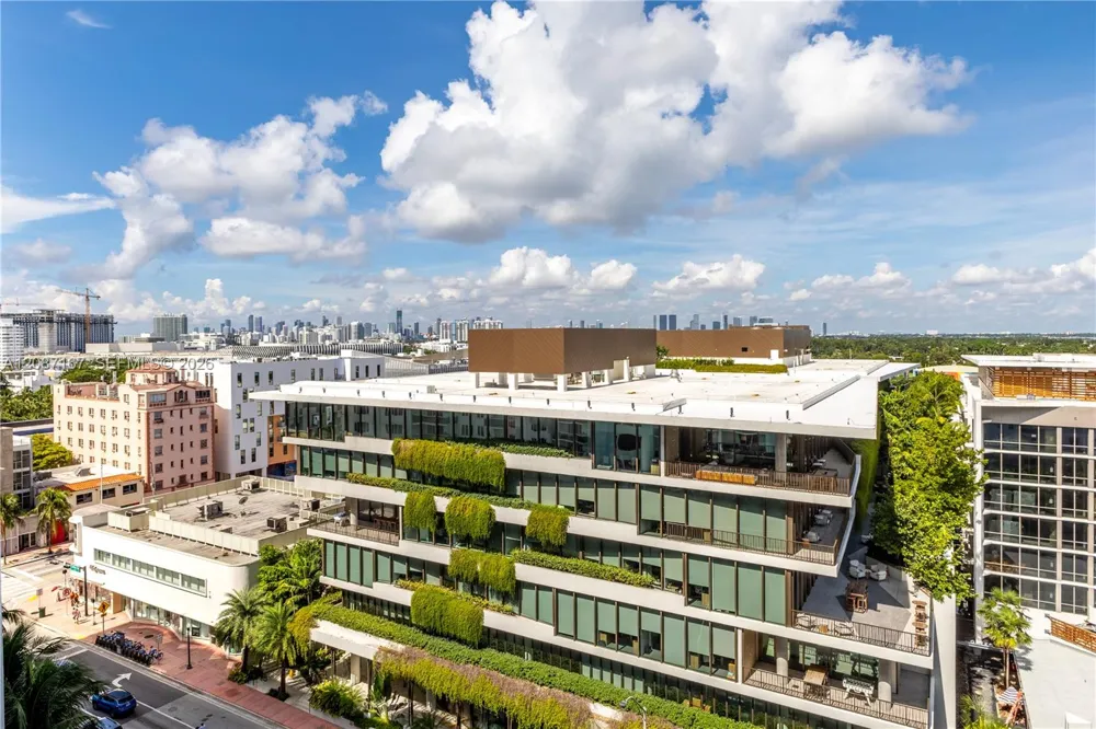 2301 COLLINS AV #1026 Miami Beach, FL 33139
