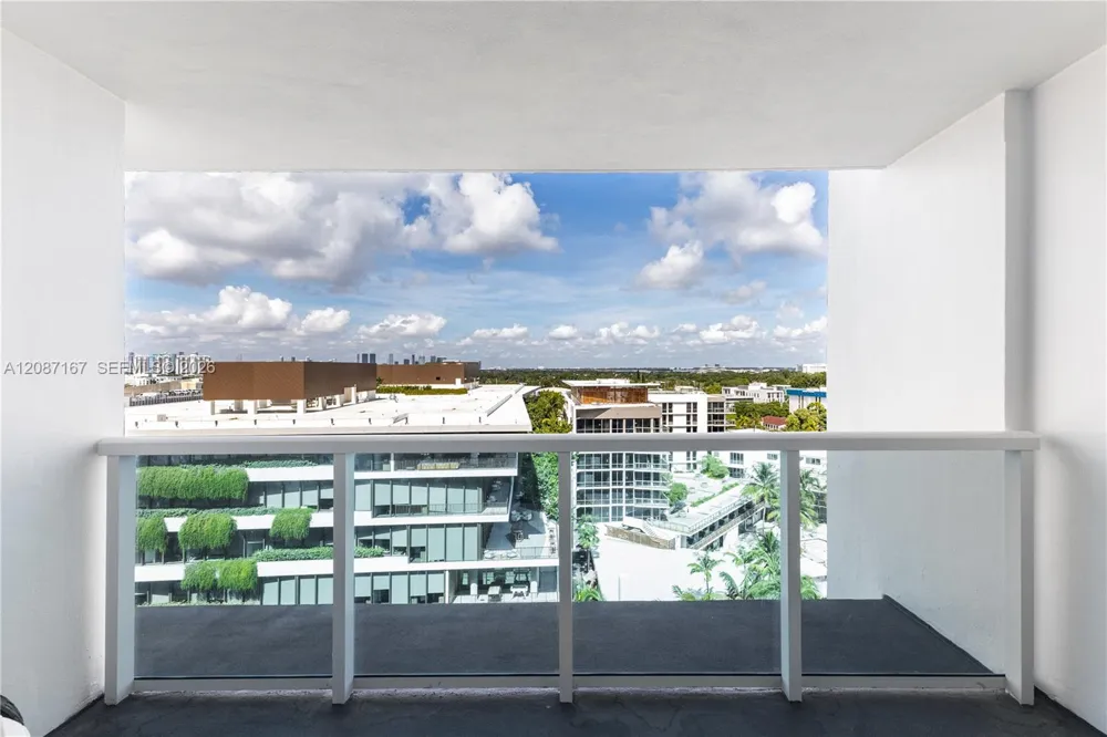 2301 COLLINS AV #1026 Miami Beach, FL 33139