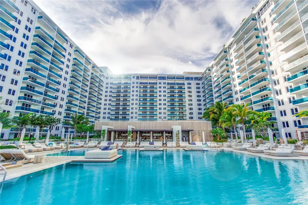 2301 COLLINS AV #1026 Miami Beach, FL 33139