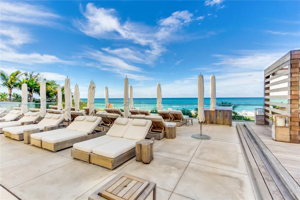2301 COLLINS AV #1026 Miami Beach, FL 33139