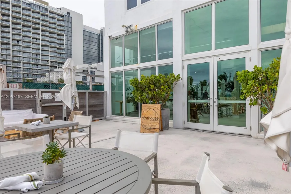 2301 COLLINS AV #1026 Miami Beach, FL 33139