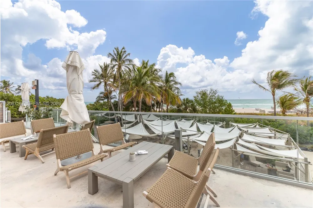 2301 COLLINS AV #1026 Miami Beach, FL 33139