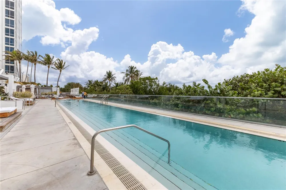 2301 COLLINS AV #1026 Miami Beach, FL 33139