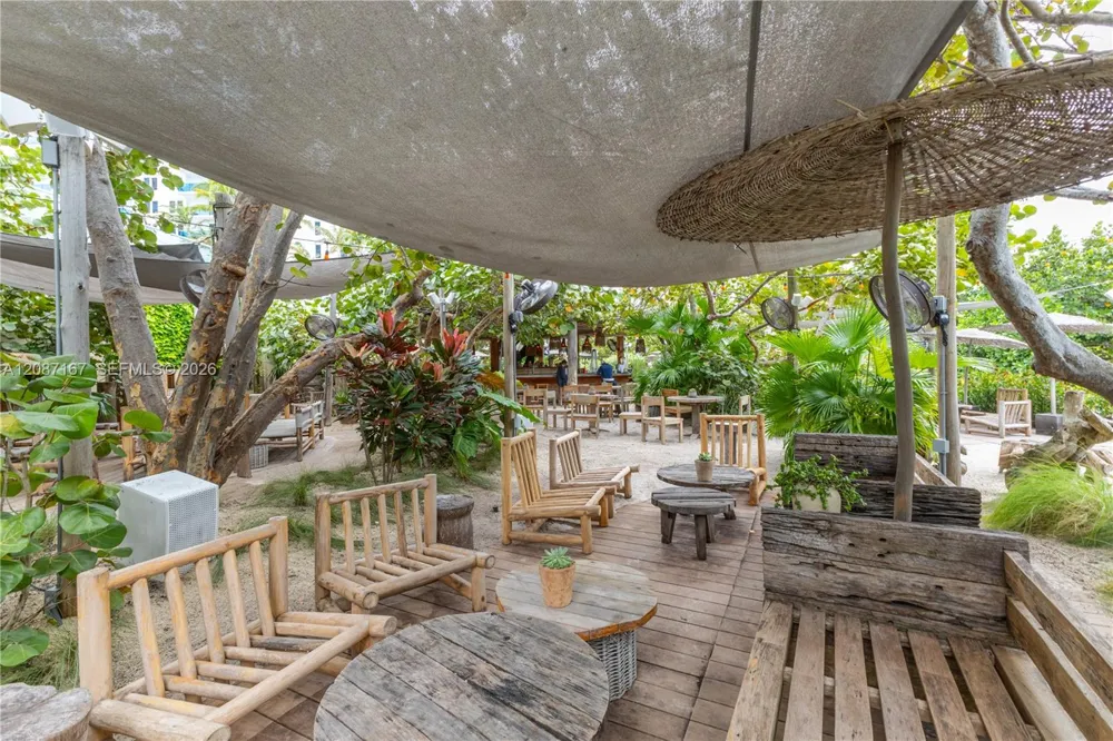 2301 COLLINS AV #1026 Miami Beach, FL 33139