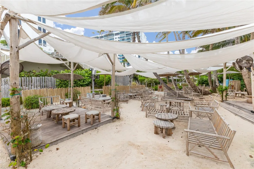2301 COLLINS AV #1026 Miami Beach, FL 33139