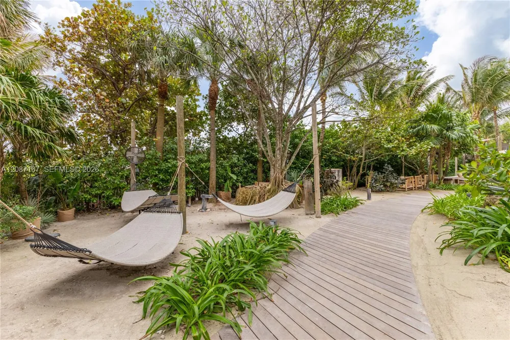 2301 COLLINS AV #1026 Miami Beach, FL 33139