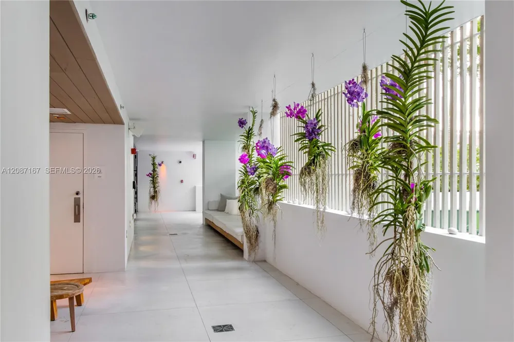2301 COLLINS AV #1026 Miami Beach, FL 33139