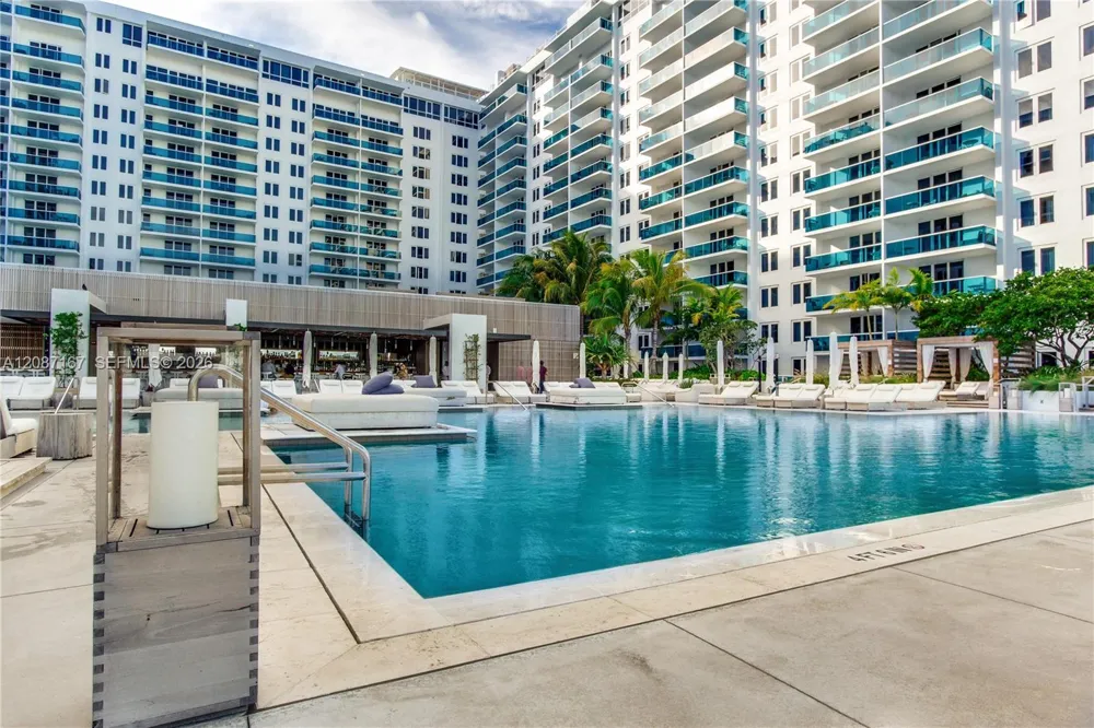 2301 COLLINS AV #1026 Miami Beach, FL 33139