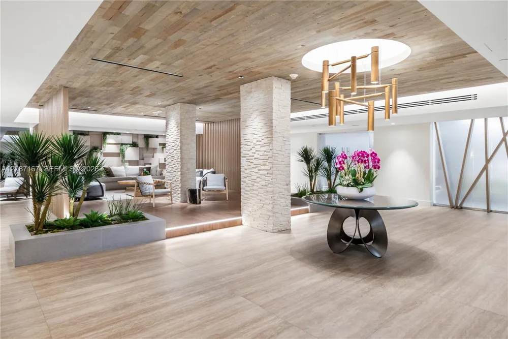 2301 COLLINS AV #1026 Miami Beach, FL 33139