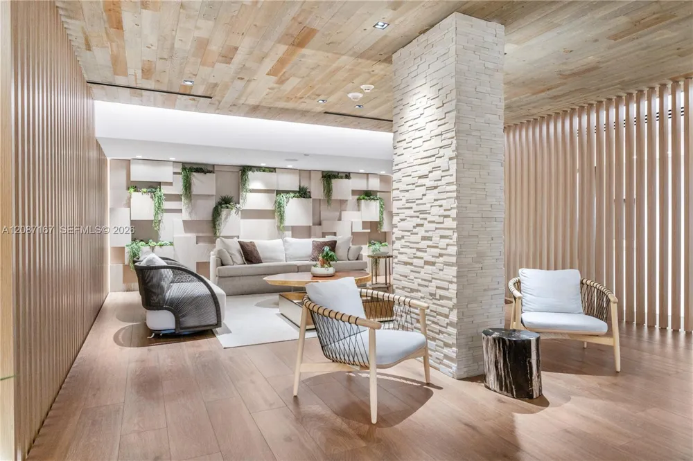 2301 COLLINS AV #1026 Miami Beach, FL 33139