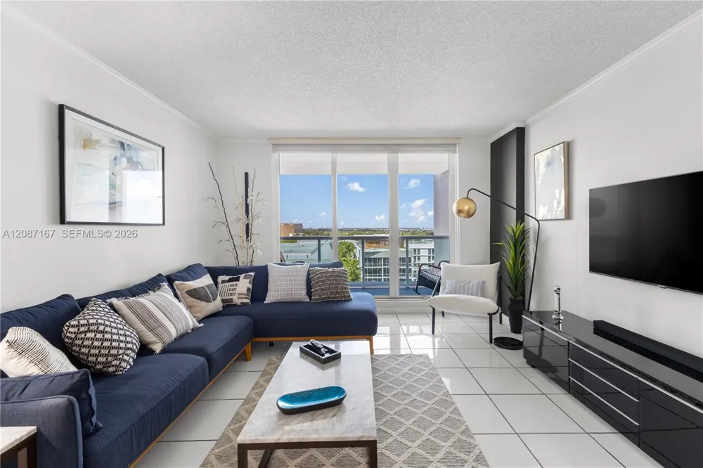 2301 COLLINS AV #1026 Miami Beach, FL 33139