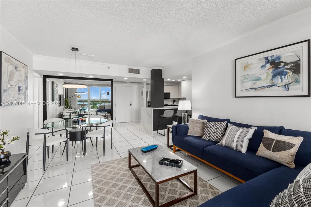 2301 COLLINS AV #1026 Miami Beach, FL 33139