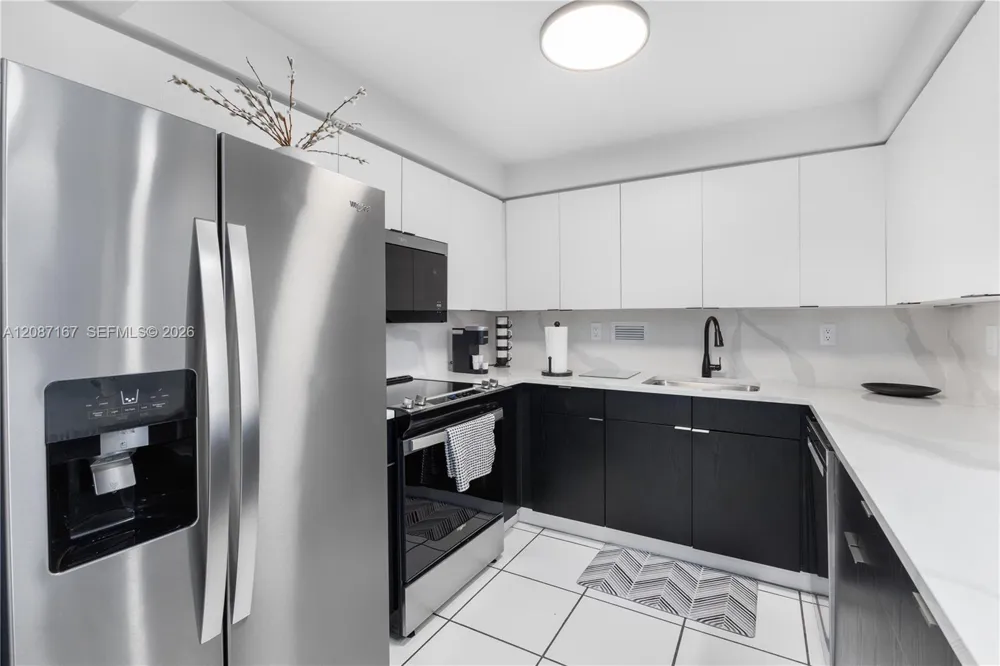 2301 COLLINS AV #1026 Miami Beach, FL 33139