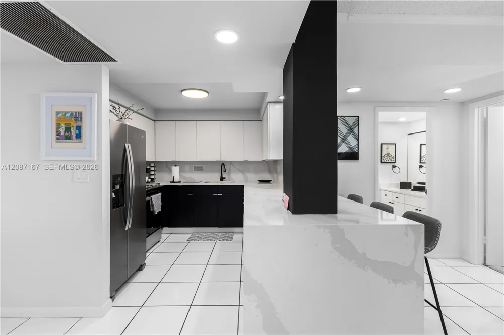 2301 COLLINS AV #1026 Miami Beach, FL 33139