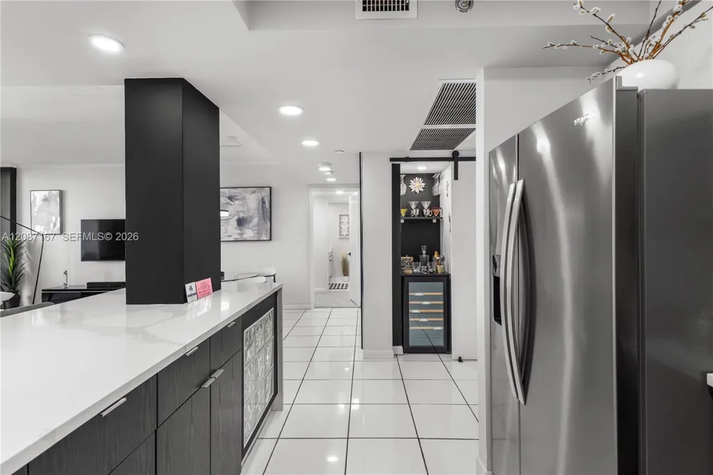 2301 COLLINS AV #1026 Miami Beach, FL 33139
