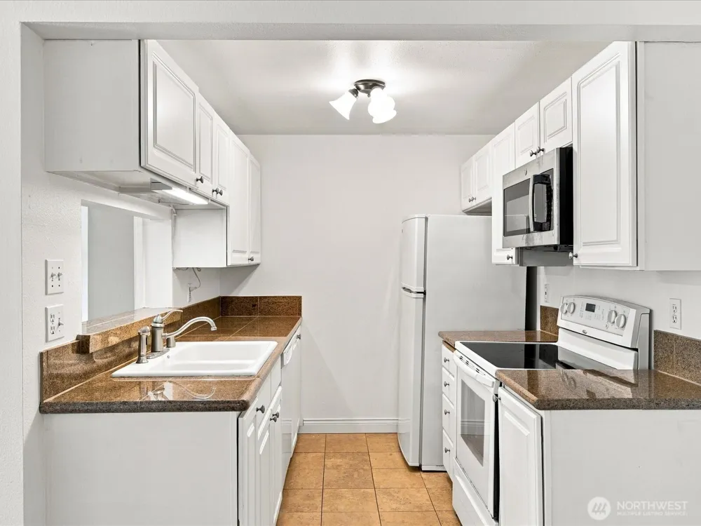 14200 NE 171st Street #C206 Woodinville, WA 98072