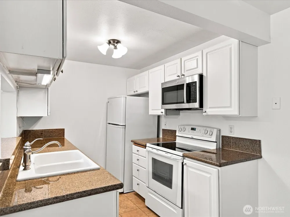14200 NE 171st Street #C206 Woodinville, WA 98072