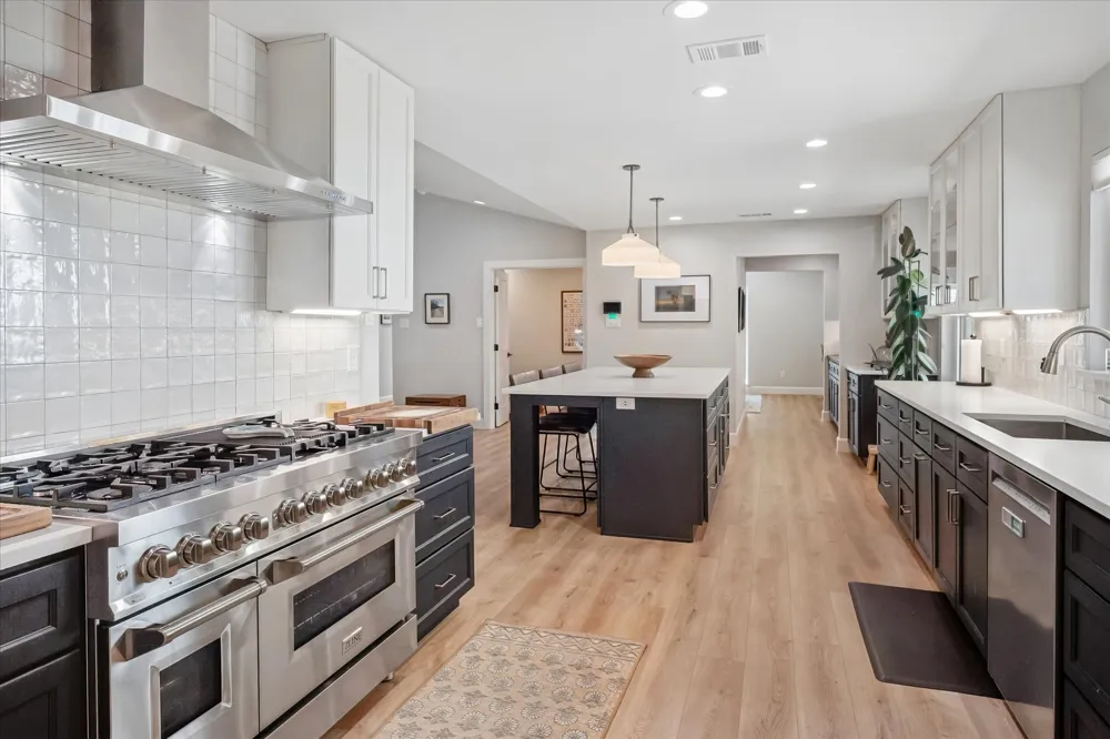 9553 Estate Lane Dallas, TX 75238