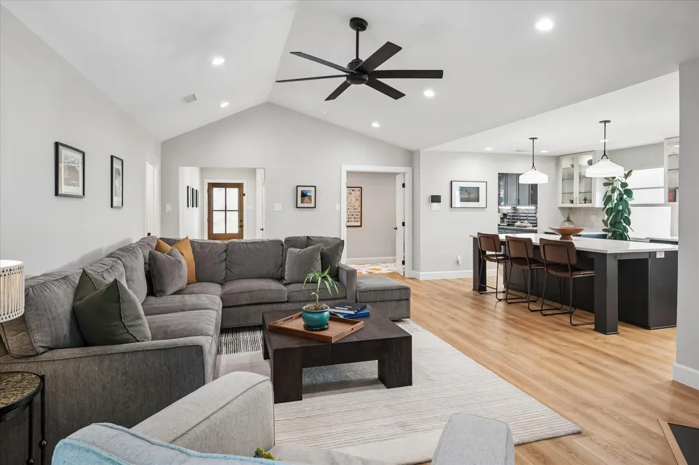 9553 Estate Lane Dallas, TX 75238