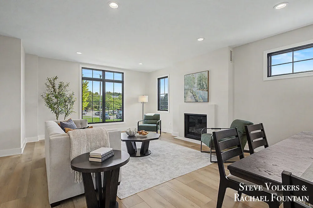 984 Glenwood Court SE Grand Rapids, MI 49546