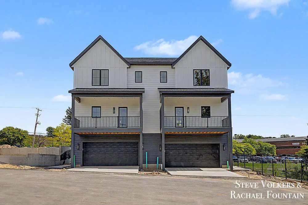 984 Glenwood Court SE Grand Rapids, MI 49546