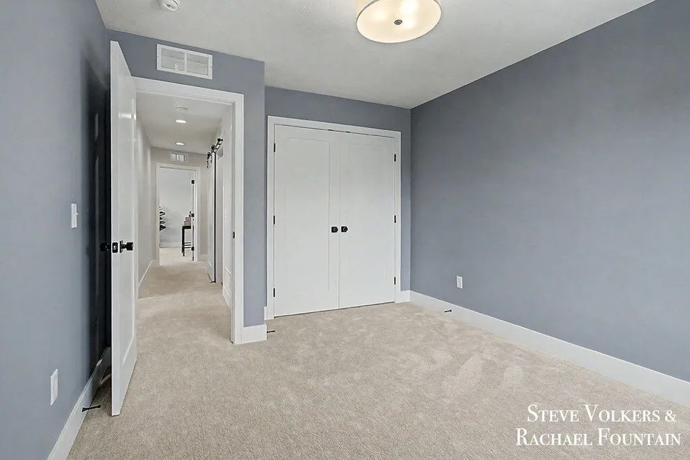 984 Glenwood Court SE Grand Rapids, MI 49546