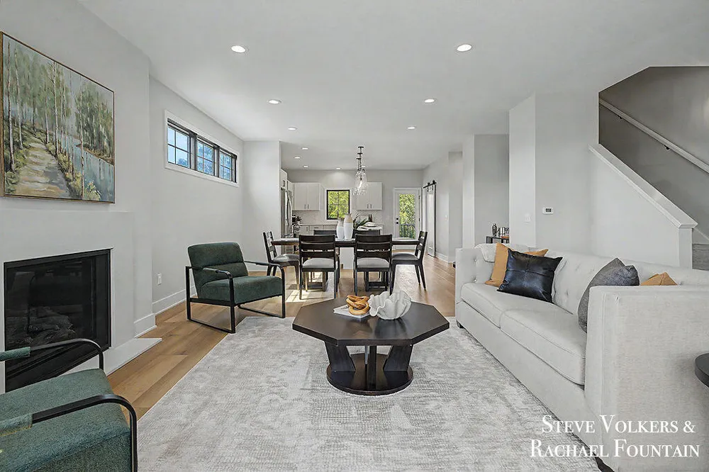 984 Glenwood Court SE Grand Rapids, MI 49546