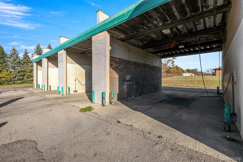 3422 Flushing Road Flint City, MI 48504