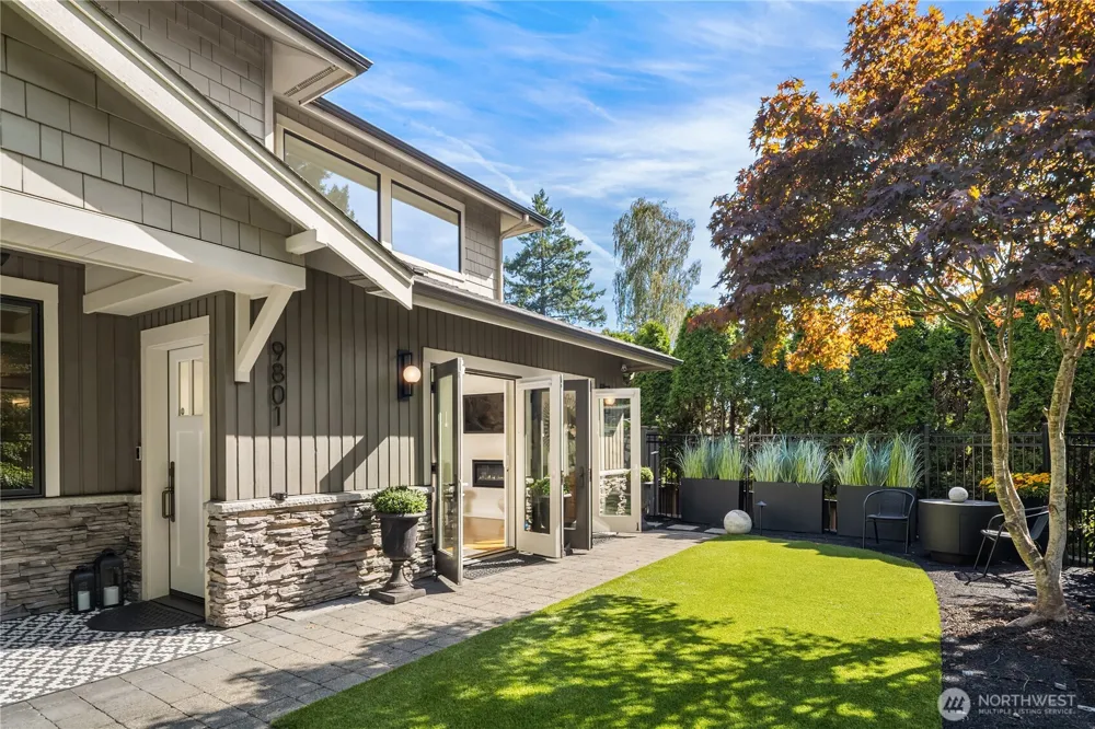 9801 NE 4th Street #D Bellevue, WA 98004