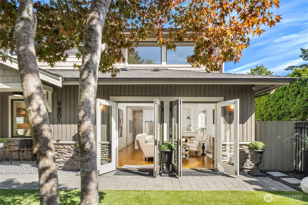 9801 NE 4th Street #D Bellevue, WA 98004