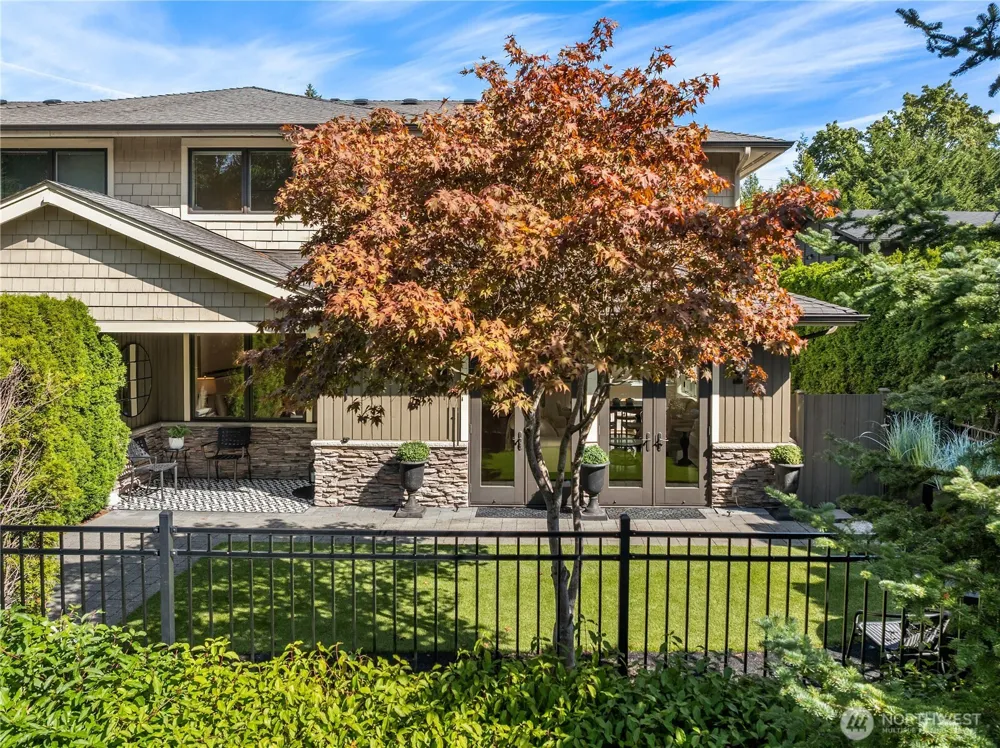 9801 NE 4th Street #D Bellevue, WA 98004