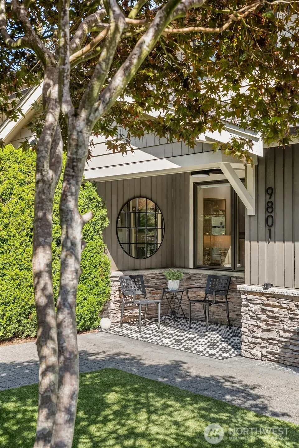 9801 NE 4th Street #D Bellevue, WA 98004