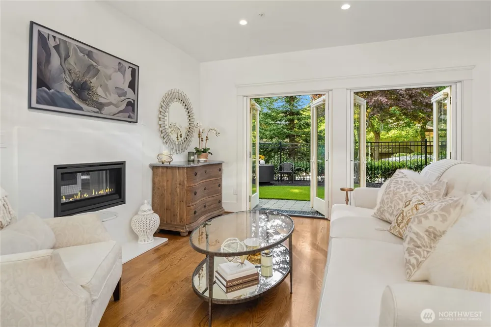 9801 NE 4th Street #D Bellevue, WA 98004
