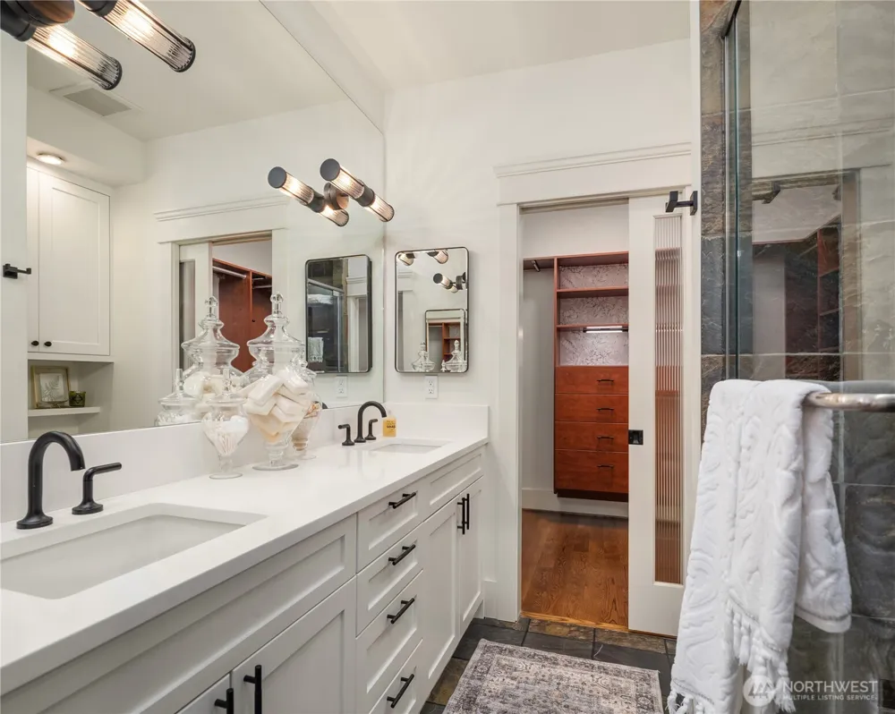 9801 NE 4th Street #D Bellevue, WA 98004