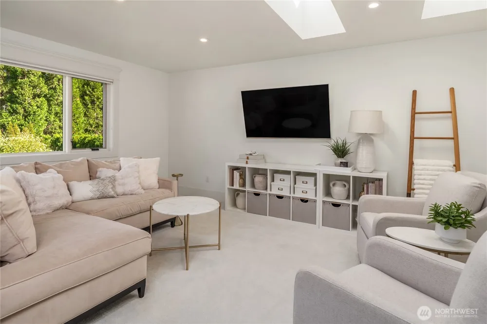 9801 NE 4th Street #D Bellevue, WA 98004