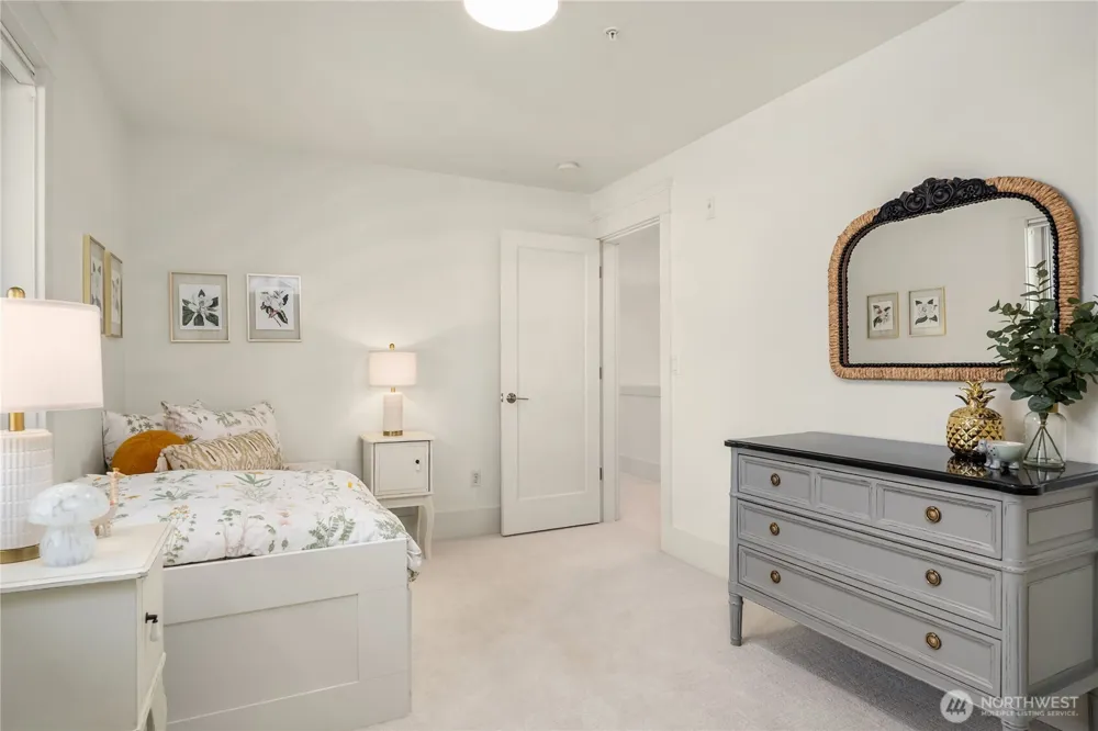 9801 NE 4th Street #D Bellevue, WA 98004