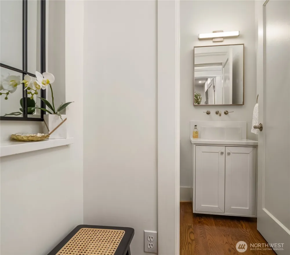 9801 NE 4th Street #D Bellevue, WA 98004