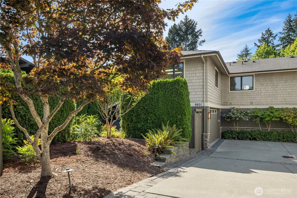 9801 NE 4th Street #D Bellevue, WA 98004