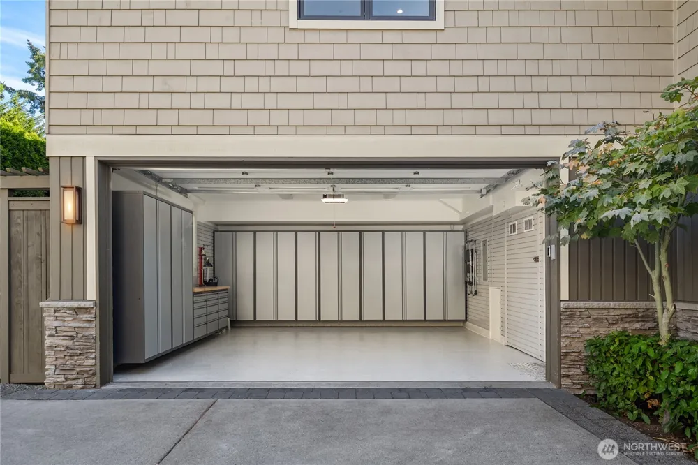 9801 NE 4th Street #D Bellevue, WA 98004