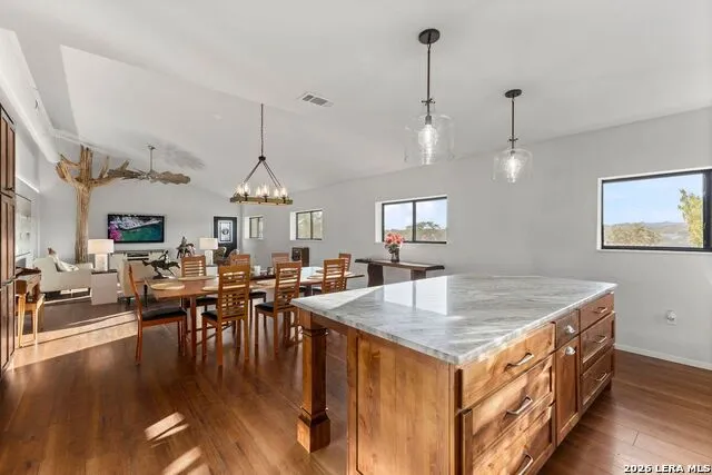 103 Bluffview Cir Kerrville, TX 78028