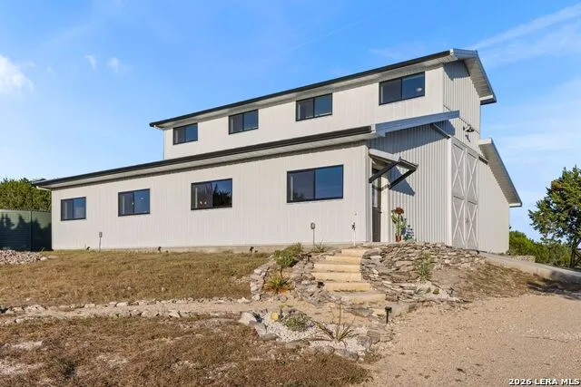 103 Bluffview Cir Kerrville, TX 78028