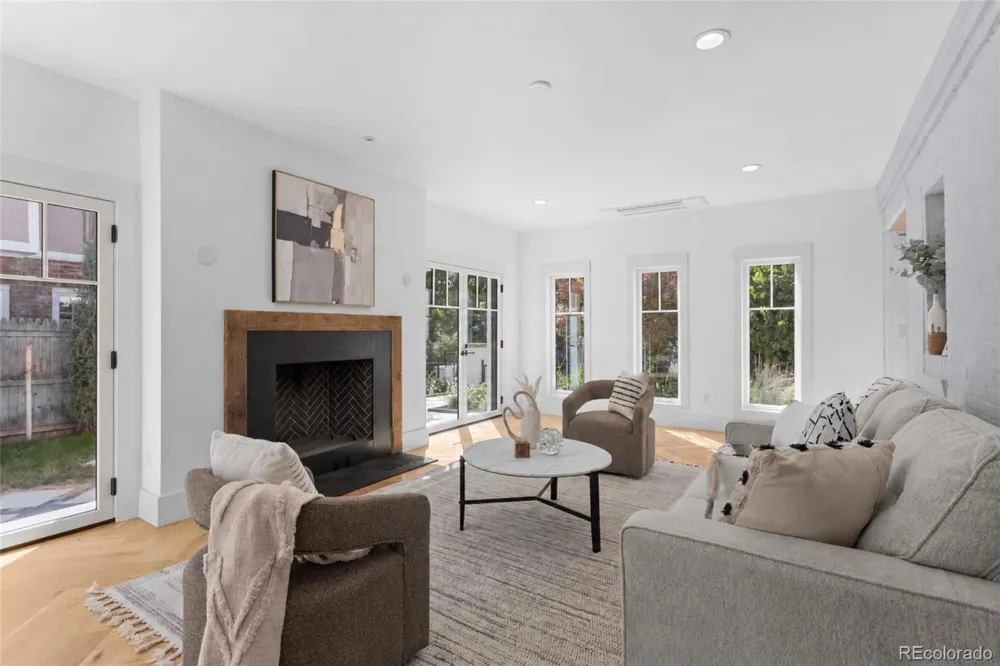 250 Ash Street Denver, CO 80220