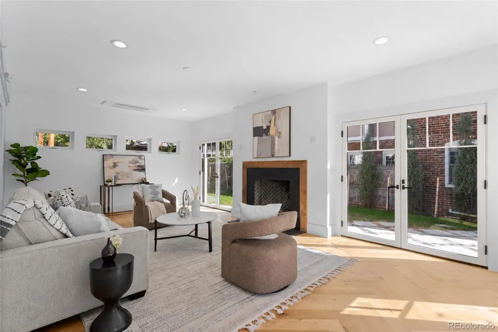 250 Ash Street Denver, CO 80220