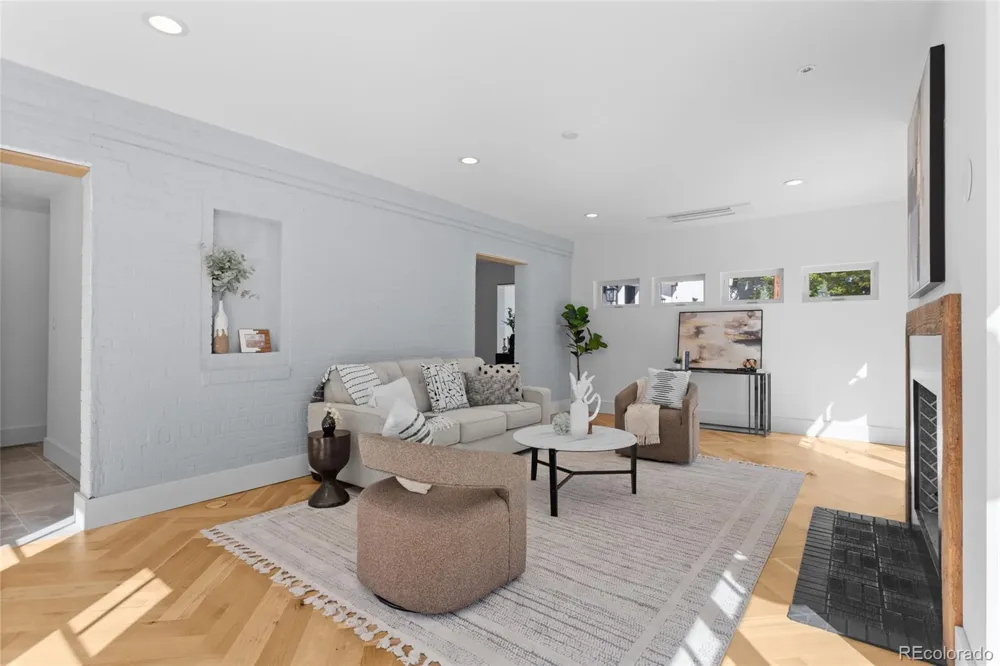 250 Ash Street Denver, CO 80220
